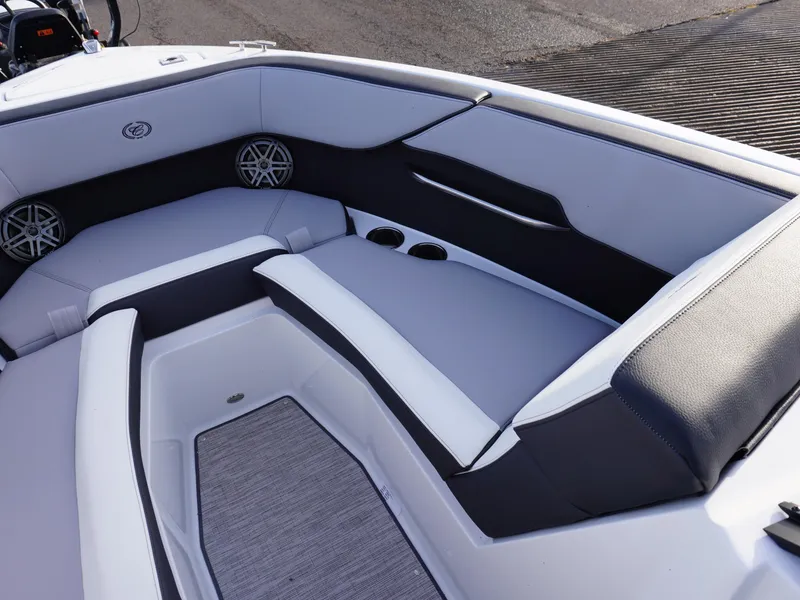 Slide: The Image of Cobalt CS23 Surf 2025 - 23