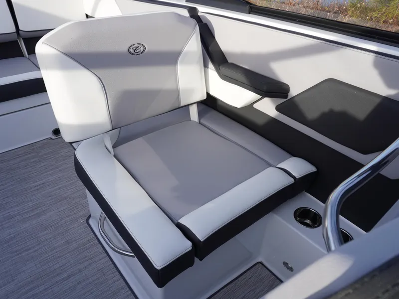 Slide: The Image of Cobalt CS23 Surf 2025 - 27