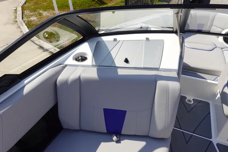 Slide: The Image of Malibu 23 LSV WAKESETTER 2022 - 20