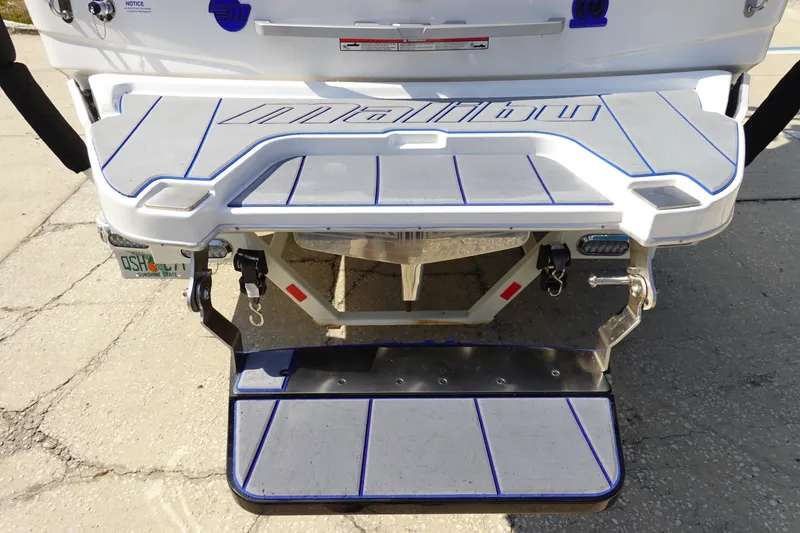 Slide: The Image of Malibu 23 LSV WAKESETTER 2022 - 7