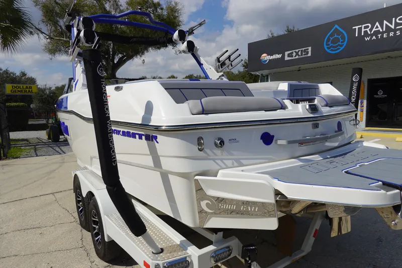 Slide: The Image of Malibu 23 LSV WAKESETTER 2022 - 8