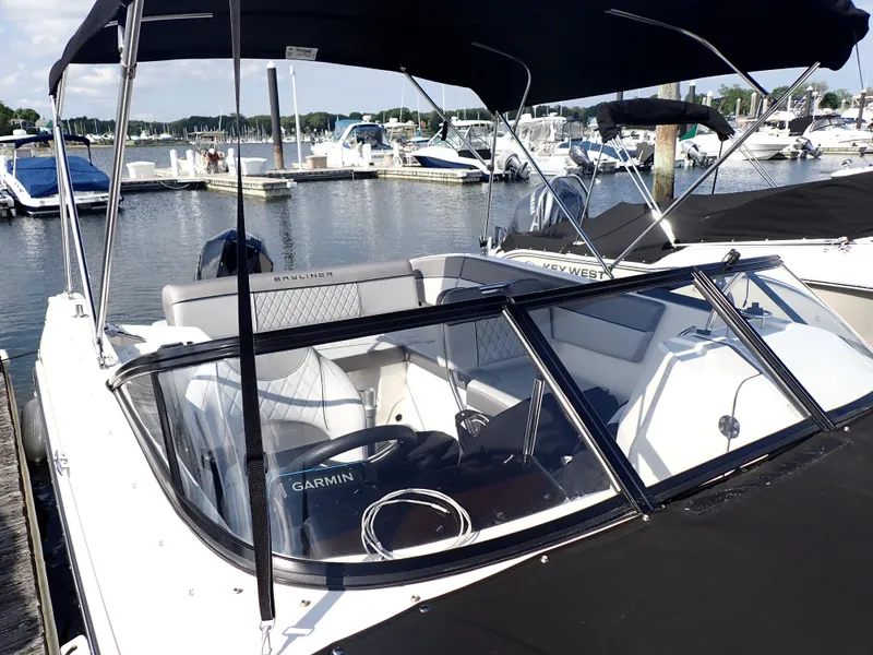 Slide: The Image of Bayliner DX 2200 2023 - 12