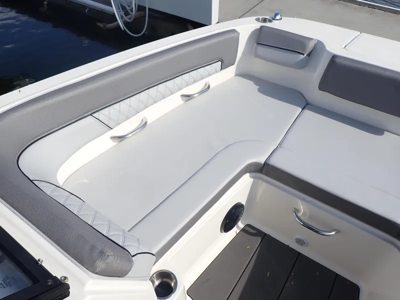 Slide: The Image of Bayliner DX 2200 2023 - 14