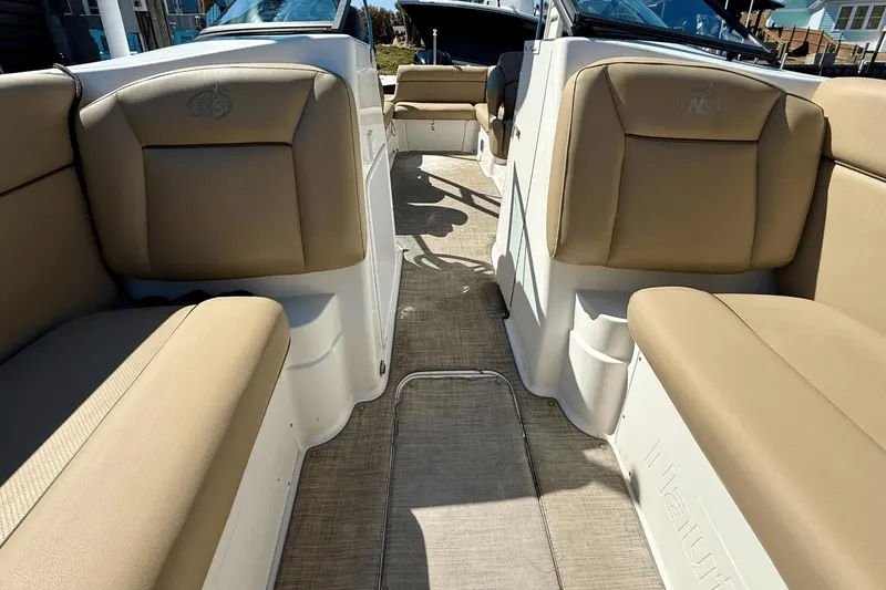 Slide: The Image of NauticStar 243 DC 2019 - 13