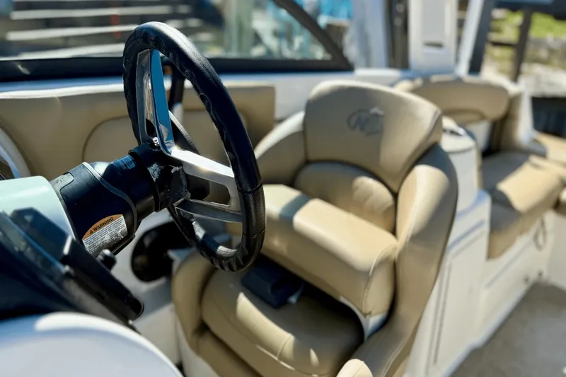 Slide: The Image of NauticStar 243 DC 2019 - 23