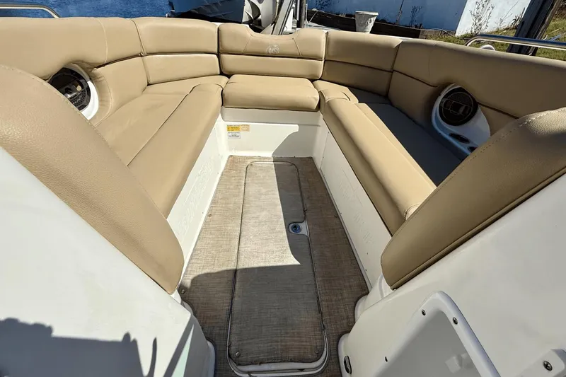 Slide: The Image of NauticStar 243 DC 2019 - 27