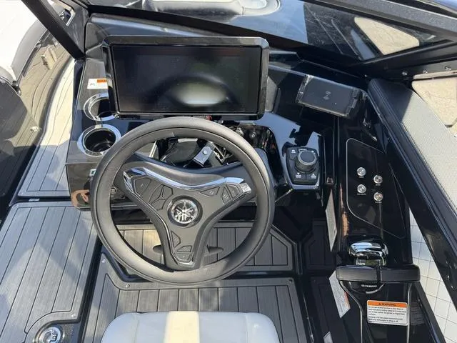 Slide: The Image of Yamaha 275SD 2025 - 26