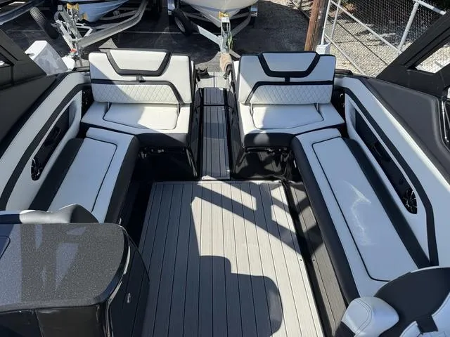 Slide: The Image of Yamaha 275SD 2025 - 34