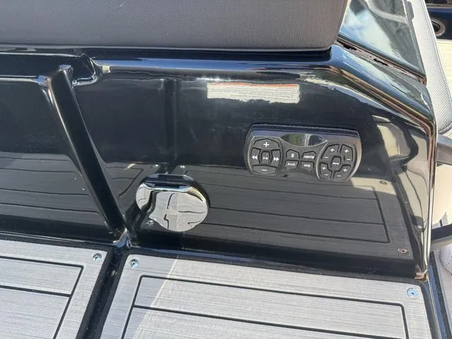 Slide: The Image of Yamaha 275SD 2025 - 7