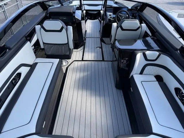 Slide: The Image of Yamaha 275SD 2025 - 11