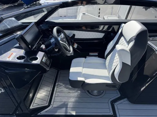 Slide: The Image of Yamaha 275SD 2025 - 25