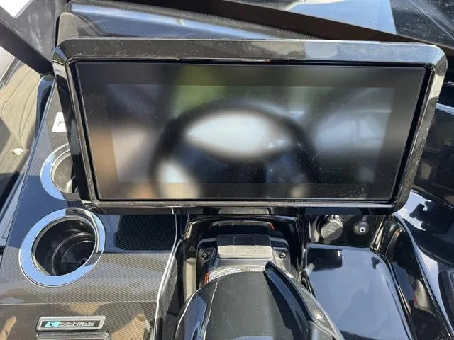 Slide: The Image of Yamaha 275SD 2025 - 30