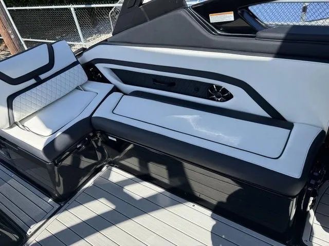 Slide: The Image of Yamaha 275SD 2025 - 32