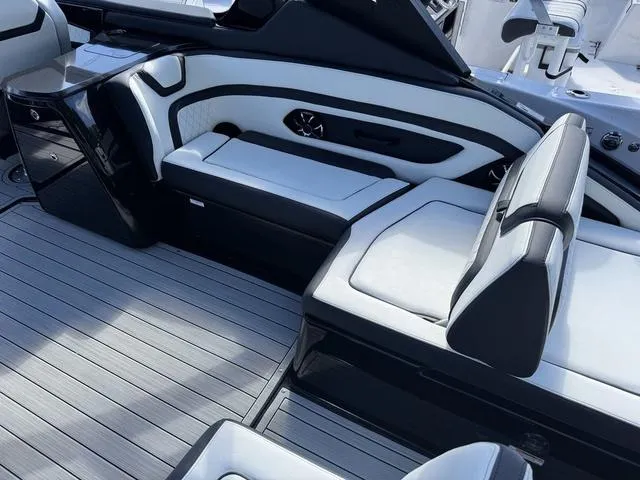 Slide: The Image of Yamaha 275SD 2025 - 9