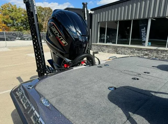 Slide: The Image of Skeeter ZXR21 2025 - 12