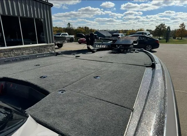 Slide: The Image of Skeeter ZXR21 2025 - 13