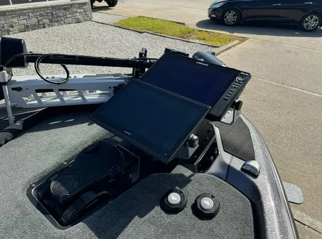 Slide: The Image of Skeeter ZXR21 2025 - 14