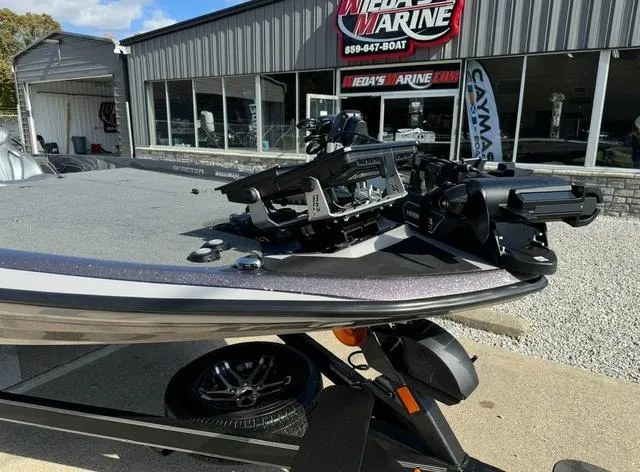 Slide: The Image of Skeeter ZXR21 2025 - 15