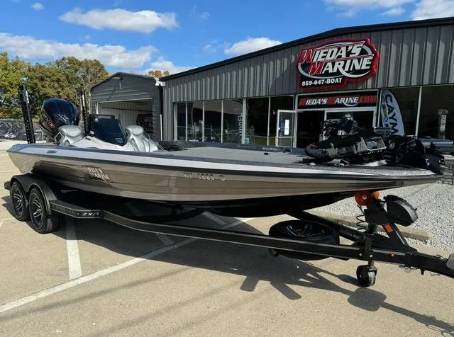 Slide: The Image of Skeeter ZXR21 2025 - 16