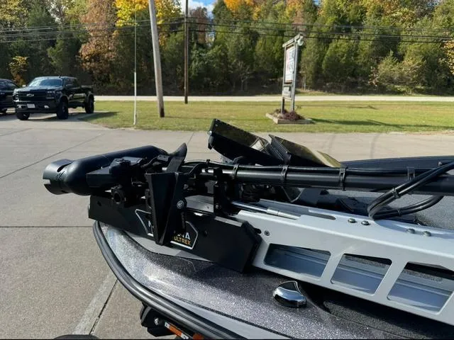 Slide: The Image of Skeeter ZXR21 2025 - 18