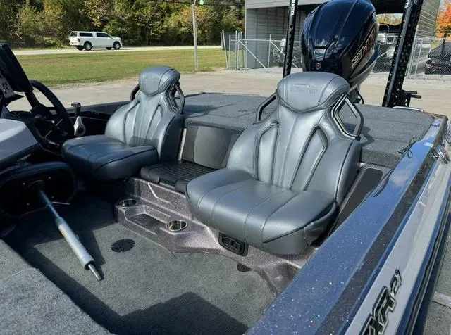 Slide: The Image of Skeeter ZXR21 2025 - 21