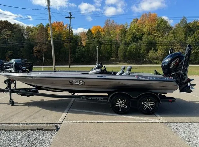 Slide: The Image of Skeeter ZXR21 2025 - 24