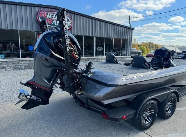 Slide: The Image of Skeeter ZXR21 2025 - 3