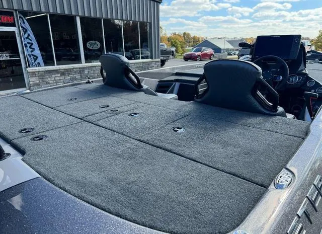 Slide: The Image of Skeeter ZXR21 2025 - 6