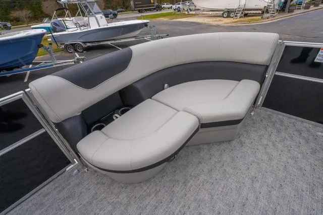 Slide: The Image of South Bay 220RS LE Rear Seating 2.75 2025 - 12