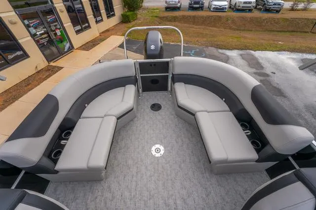 Slide: The Image of South Bay 220RS LE Rear Seating 2.75 2025 - 15