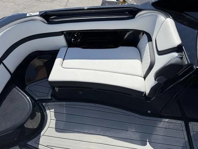 Slide: The Image of Yamaha 275SD 2025 - 19