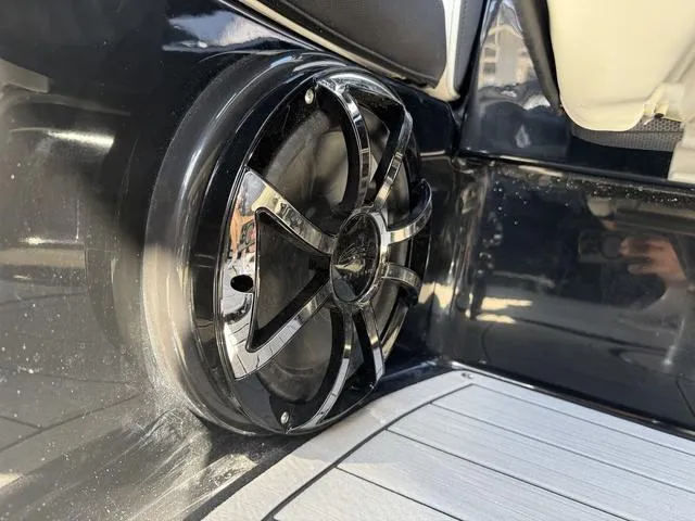 Slide: The Image of Yamaha 275SD 2025 - 24