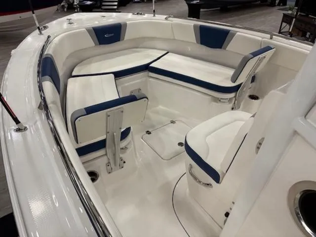 Slide: The Image of Robalo R230 Center Console 2025 - 4