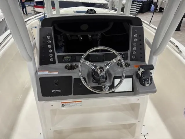 Slide: The Image of Robalo R230 Center Console 2025 - 5