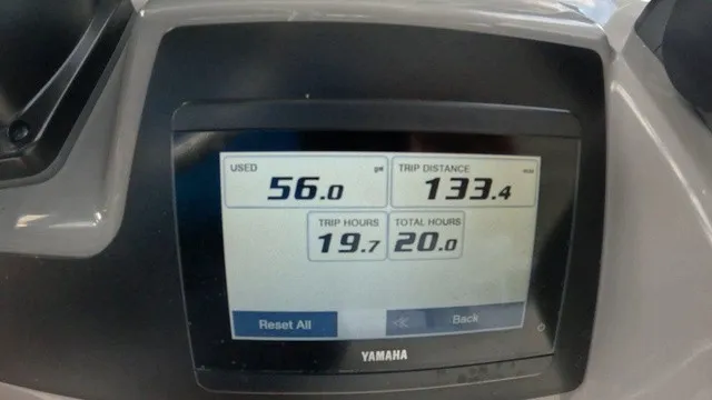 Slide: The Image of Robalo R230 Center Console 2025 - 15