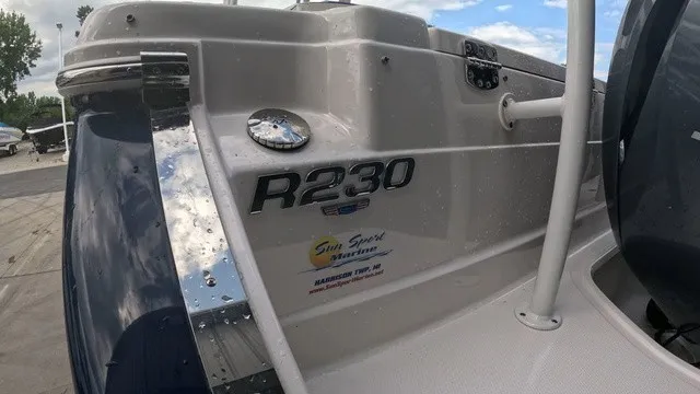 Slide: The Image of Robalo R230 Center Console 2025 - 6