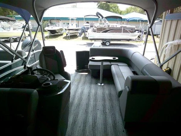 Slide: The Image of Bennington 20SL 2025 - 7