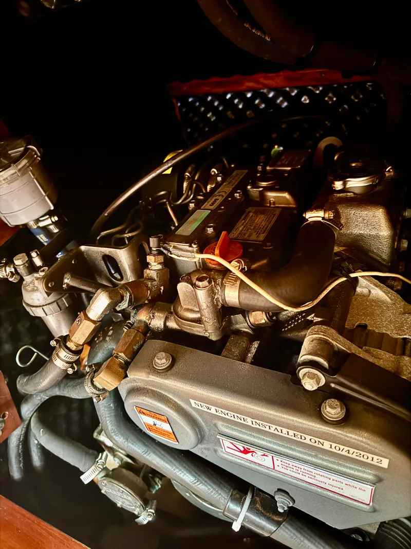 Slide: The Image of Engine of 2006 Beneteau Oceanis Clipper 343 sailboat, detailed view. - 38