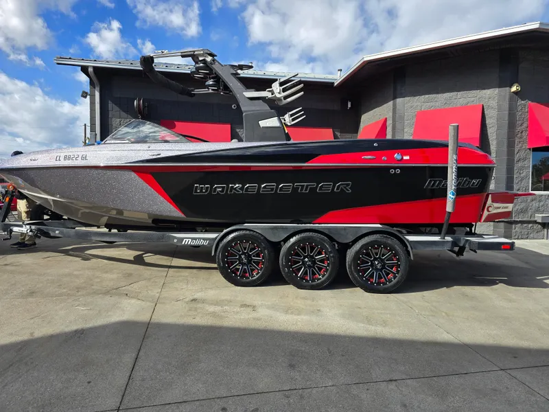 Slide: The Image of Malibu Wakesetter 25 LSV 2016 - 2