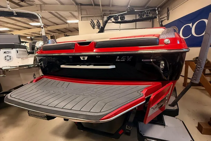 Slide: The Image of Malibu Wakesetter 25 LSV 2016 - 5