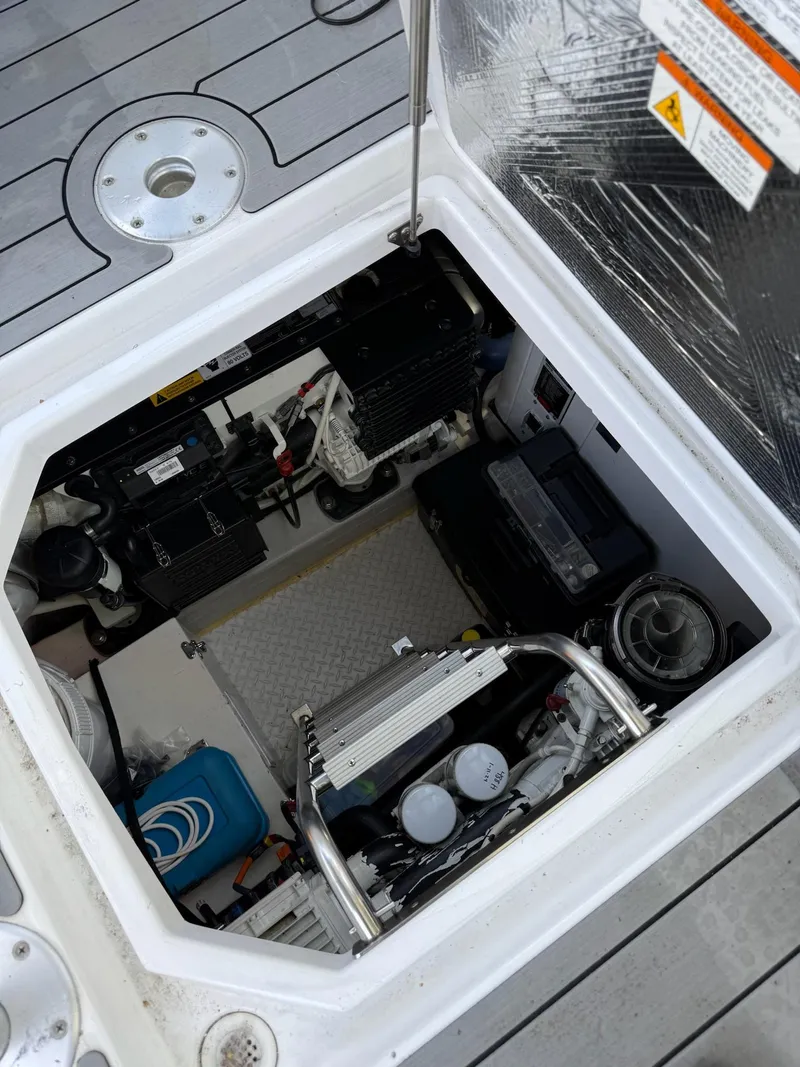 Slide: The Image of Cruisers Yachts 41 Cantius 2017 - 12