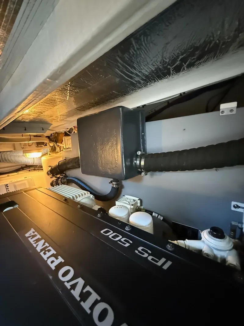 Slide: The Image of Cruisers Yachts 41 Cantius 2017 - 28