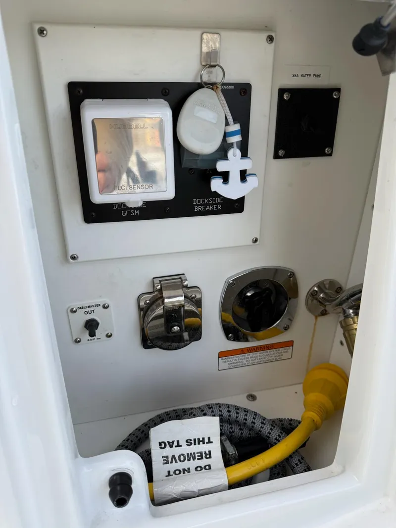 Slide: The Image of Cruisers Yachts 41 Cantius 2017 - 29