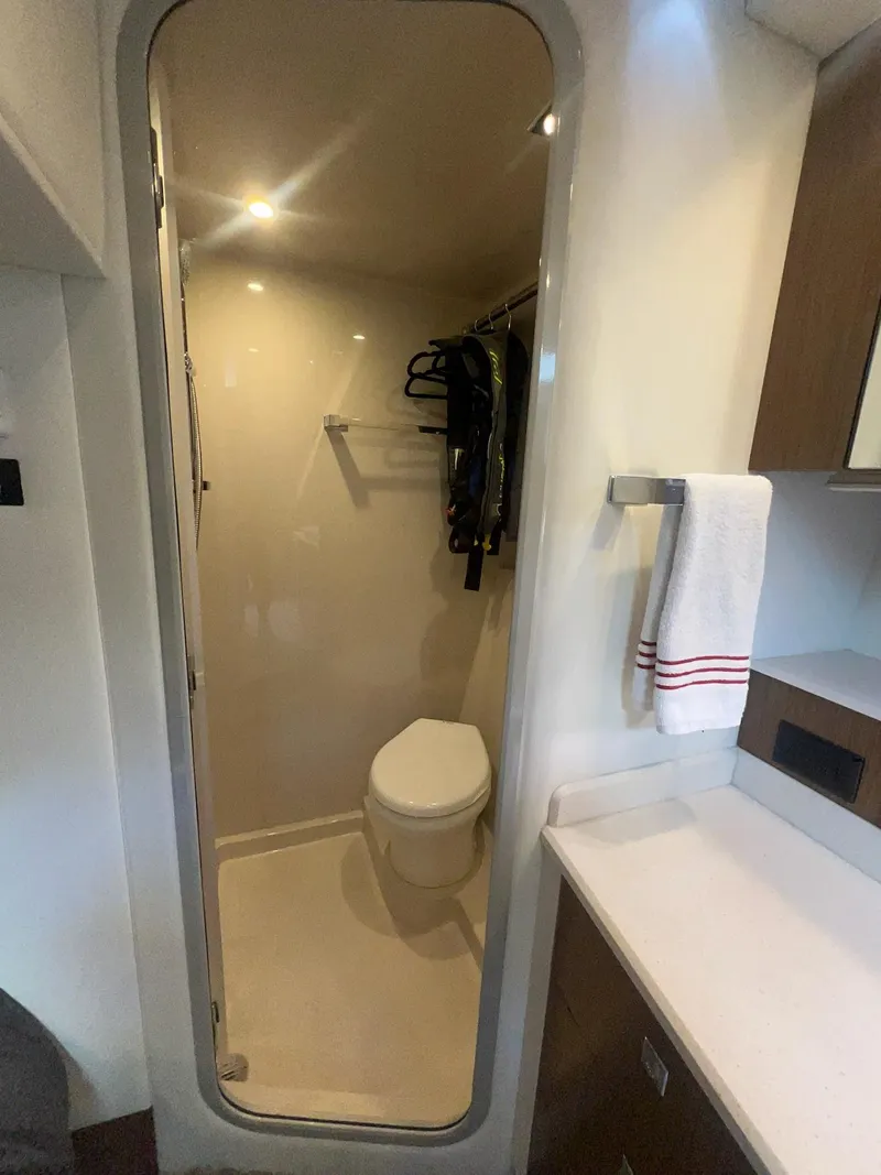 Slide: The Image of Cruisers Yachts 41 Cantius 2017 - 32