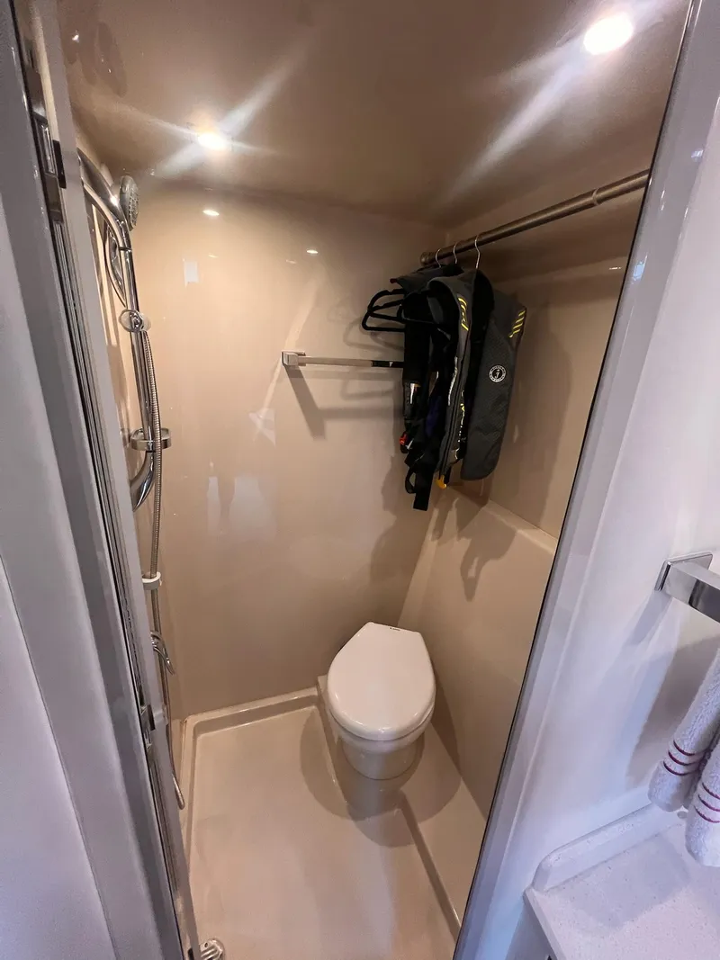 Slide: The Image of Cruisers Yachts 41 Cantius 2017 - 33