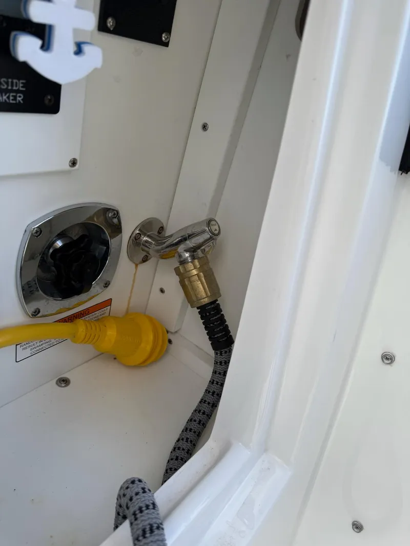 Slide: The Image of Cruisers Yachts 41 Cantius 2017 - 36