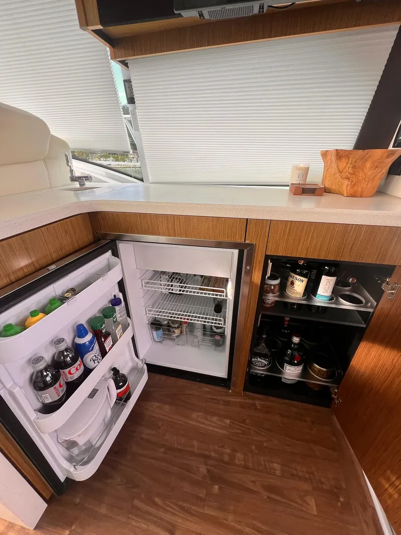 Slide: The Image of Cruisers Yachts 41 Cantius 2017 - 42