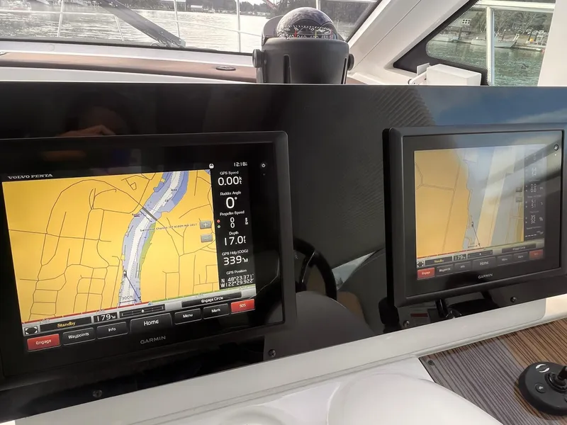 Slide: The Image of Cruisers Yachts 41 Cantius 2017 - 48