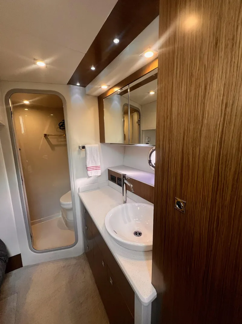 Slide: The Image of Cruisers Yachts 41 Cantius 2017 - 8