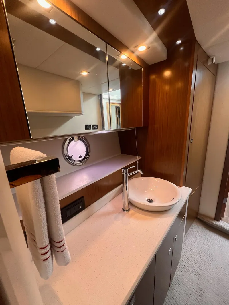 Slide: The Image of Cruisers Yachts 41 Cantius 2017 - 9